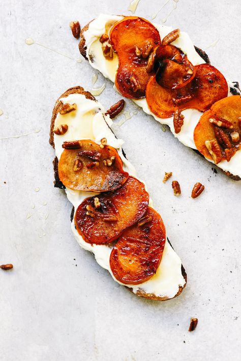 Persimmon Toast with Mascarpone, Ghee, and Warm Spices — The Feministe Persimmon Toast, Sourdough Boule, Persimmon Recipes, Delicious Veggies, Gluten Free Sourdough, Boozy Brunch, Break Fast, Best Breakfast Recipes, Tuesday Morning