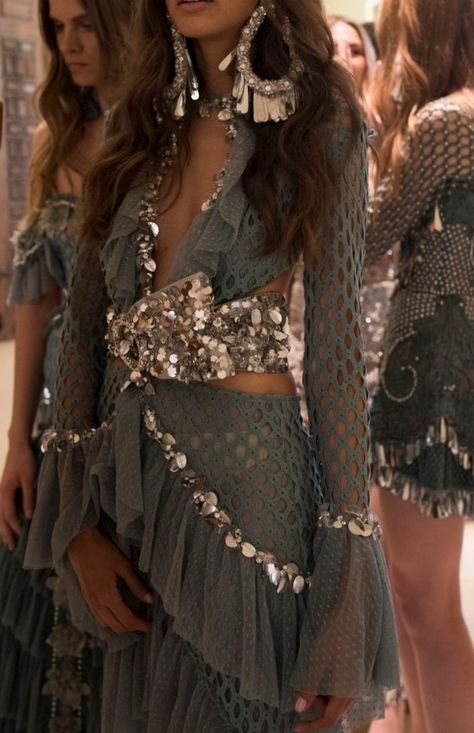 Look Hippie Chic, Look Boho Chic, Mode Hippie, Classy Prom Dresses, Outfits Streetwear, Trendy Fall Outfits, Rave Outfits, Festival Outfits, Boho Outfits