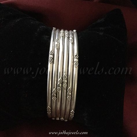 Silver Chudi Design, Silver Bangles Design For Women Indian, Silver Kamarband, Silver Bangle Bracelets Cuffs, Trendy Silver Jewelry, Silver Jewellry, Small Earrings Gold, Modern Silver Jewelry, Oxidized Silver Earrings