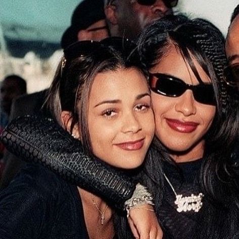 Tupac And Aaliyah, 90s Aaliyah, Kidada Jones, Small Helicopter, Aaliyah Dana Haughton, Aaliyah And Tupac, Rip Aaliyah, Aaliyah Pictures, Aaliyah Haughton