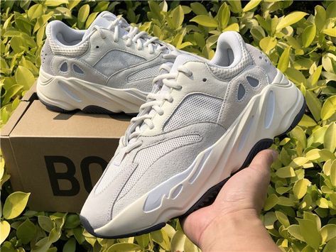 Yeezy Boost 700 Analog, Adidas Outfit Shoes, Flying Cars, Custom Adidas, Girly Shoes, Shoes Sneakers Adidas, Grey Adidas, Yeezy Boost, Trendy Shoes