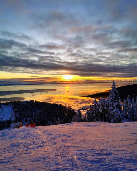 BurnHeart on Instagram: “The first snow I saw in Canada was on Grouse Mountain - the peak of Vancouver and it was amazing! 🇨🇦😍 Being on the mountain and having…” Grouse Mountain Vancouver, Grouse Mountain, Mountain Aesthetic, The First Snow, First Snow, The Peak, The Mountain, I Saw, Vancouver