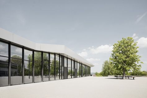 Vocational Training Center Rottweil – Reconstruction and extension by Vielmo architects Vocational Training Center Architecture, Vocational Training Center Design, Training Center Design, Building Extension, Glass Pavilion, Central Idea, New Interior Design, Interior Design Concepts, Landscape Architects