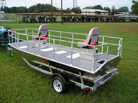 Boat Deck Ideas, Flat Bottom Jon Boat, Jon Boat Fishing, Mud Boats, Mini Pontoon Boats, Jon Boat Modifications, Boat Blinds, Pontoon Boats For Sale, John Boats