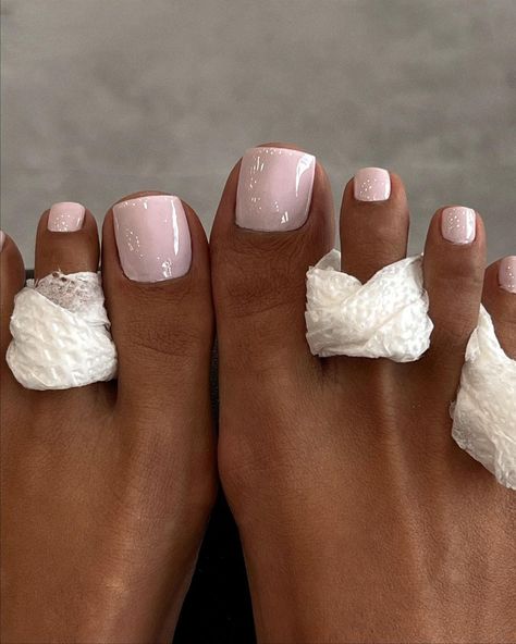 Freshly painted. 💕 Shade: Baby It’s Snowing | Tap to shop our polish. | Instagram Shellac Pedicure Ideas, Neutral Nails Pedicure, Light Toenail Polish, Summer Feet Nails Colors, Neutral Summer Pedicure, Fun Pedicure Colors, 2024 Toe Nails, Pedicure Ideas Elegant, Biab Toe Nails