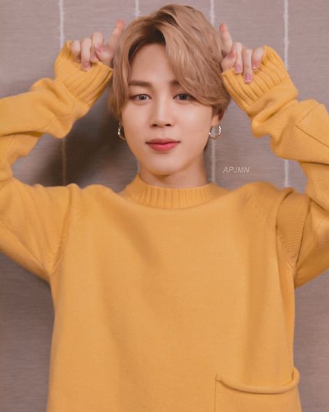 ً on Twitter: "park jimin looks so soft & pretty in yellow… " Jimin Yellow Outfit, Jimin Yellow, Park Jimin Bts Wallpaper, Park Jimin Cute, Jimin Wallpaper, Yellow Outfit, Red Hood, Yellow Aesthetic, Park Jimin Bts