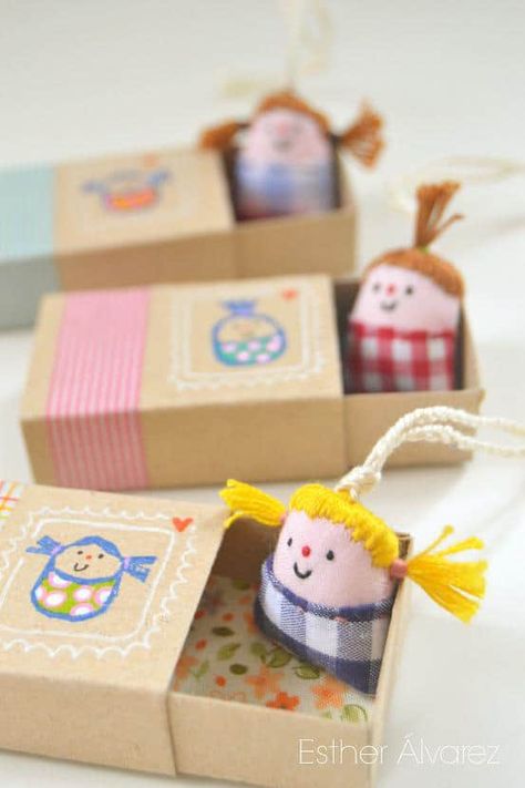 Gifts To Make For Kids, Funny Diy Gifts, Homemade Christmas Presents, Diy Christmas Gifts For Kids, Homemade Birthday Gifts, Kerajinan Diy, Diy Gifts To Make, Matchbox Crafts, Diy Christmas Presents