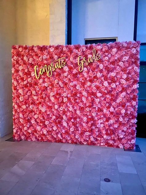 Flower Wall Graduation Party, Red And Pink Graduation Party, Grad Party Flower Wall, Floral Backdrop Graduation, Hot Pink Graduation Party Decorations, Pink Graduation Backdrop, Pink Orange Grad Party, Pink Orange And Gold Grad Party, Pink Open House Graduation