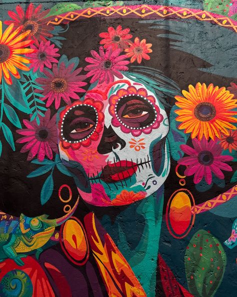 Me encanta hacer catrinas ✨les comparto mi último mural realizado para @plazza.44 Los invito a conocer este y los demás murales que he estado haciendo en este lugar tan único ✨ #mural #art #artist #catrina #skeletonlady #méxico #painting Skull Mural Art, Mexico Mural Art, Mexican Graffiti Art, Restaurant Wall Painting Art, Mexican Mural Art, Mural Art Design, Outdoor Restaurant Design, Wall Painting Art, Mexican Designs