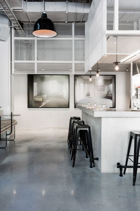 Richard Lindvall renovates former factory for Usine restaurant Warehouse Apartments, Gym Interiors, Concept Restaurant, Loft Designs, Beer House, Interior Design Minimalist, Retro Bar, Industrial Living, Interior Minimalista