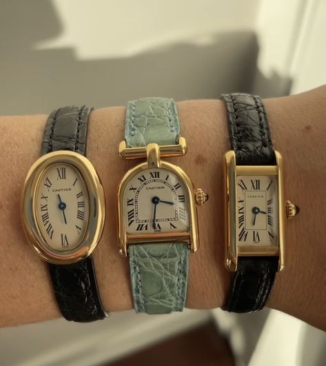 Cartier Vintage Jewelry, Vintage Cartier Watch, Photographie Indie, Pretty Watches, Timeless Watches, Vintage Watches Women, Hand Watch, Cartier Watch, Dope Jewelry