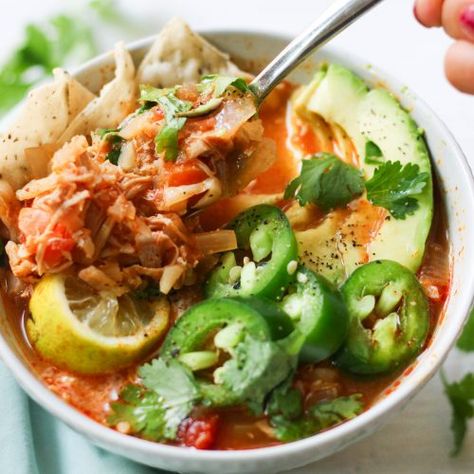 This spicy and delicious Paleo Buffalo Chicken Chili is an easy set-it-and-forget-it meal whether you use a slow cooker or the Instant Pot! #instantpot #slowcooker #paleo #glutenfree #whole30 #soup #instantpotdinner Cleanish Eating, Paleo Buffalo Chicken, Buffalo Chicken Chili, Paleo Slow Cooker, Buffalo Chicken Meatballs, Lean Meals, Great Grandma, Instapot Recipes, Free Living