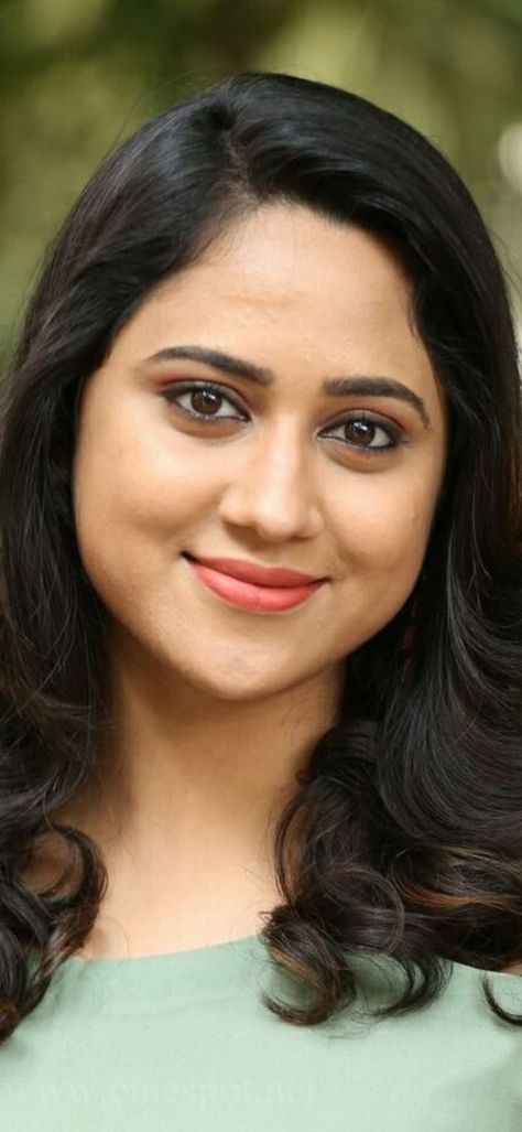 Miya George, Mia George, Happy Navratri Images, Anushka Shetty, Navratri Images, Happy Navratri, Malayalam Actress, Beautiful Women Over 40, Actress Pics