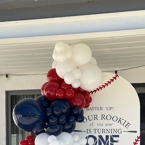 Balloon Garlands on Instagram: "Rookie of the year is turning ONE ⚾️✨

Booking Now!

DM for more info!

📍Whittier, CA

#balloons #balloondecor #balloongarland #losangeles #baseballballoons #baseballparty #baseball #dodgers #dodgerdecor #rookieoftheyear #baseballdecor #concessionstand #partydecor #birthdaydecoration #birthday-decor #batterup #southgate #downey #whittier" Rookie Of The Year Birthday, Baseball Dodgers, Baseball Theme Party, Baseball Decor, Rookie Of The Year, Baseball Party, Baseball Theme, Concession Stand, Turning One