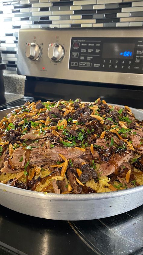 Bayan’s kitchen 🥣’s Instagram video: “Lamb mandi Anyone who knows me knows my favourite type of meal to eat is a flavourful rice + meat/chicken dish. And this lamb mandi is…” Lamb Mandi, Flavourful Rice, Lamb Broth, Rice Meat, Cardamom Pods, Lamb Leg, Small Knife, Cup Of Rice, Lamb Roast