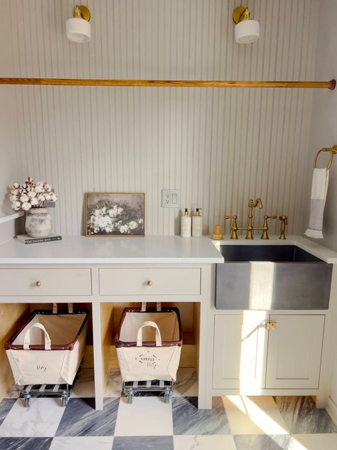 A bespoke laundry room in 1-2-3 using a NativeStone sink