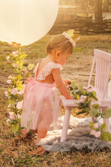 1 year old princess theme photos outdoors. Princess 1st Birthday Photo Shoot, 1 Year Fairy Photoshoot, One Year Old Princess Photo Shoot, Girly One Year Old Pictures, One Year Old Butterfly Photoshoot, Princess Photo Shoot, Fam Photos, 1 Year Birthday, Vintage Photoshoot