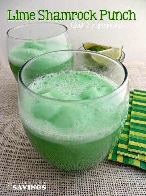 Shamrock Punch, St Patty's Day Drinks, Green Punch Recipes, St Patrick's Day Drinks, Lime Sherbet Punch, Green Cocktails, Rainbow Drinks, Sherbet Punch, Green Punch