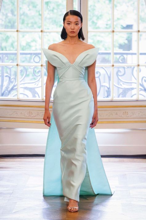 Tamara Ralph Couture Fall 2023 [PHOTOS] – WWD Tamara Ralph 2023, Tamara Ralph Couture, Chandelier Inspiration, Runway 2023, Events Dresses, Tamara Ralph, Haute Couture Wedding Dress, Runway Gowns, Outfit References