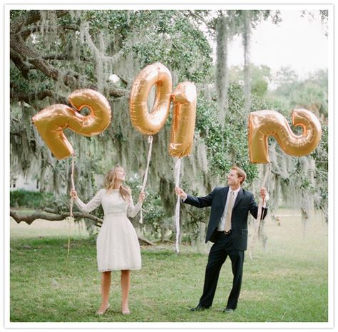 i do love a good balloon idea for any type of balloon shoot. Brunch Reception Ideas, Wedding Brunch Reception, Nye Wedding, New Years Eve Weddings, New Year's Eve Celebrations, Save The Date Photos, Bridal Musings, Brunch Wedding, Wedding Balloons