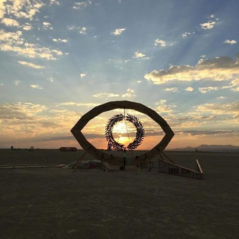 San Francisco Beach, Burning Man 2017, Places In San Francisco, Burning Man Art, Desert Festival, Black Rock Desert, Burning Man Costume, Burning Man Fashion, Black Rock City