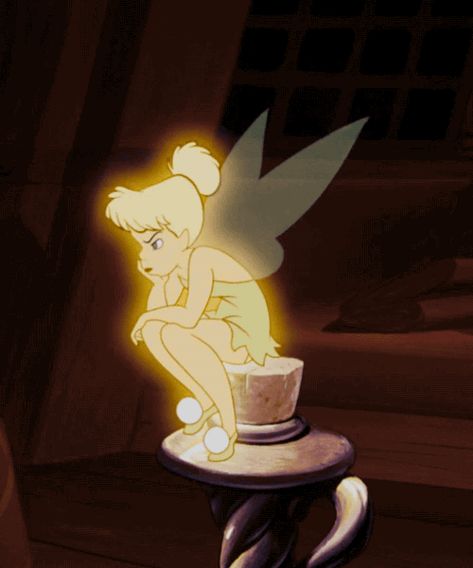 Peter Pan 1953, Tinkerbell Pictures, Tinkerbell And Friends, Filmy Vintage, Tinkerbell Disney, Peter Pan And Tinkerbell, Disney Gif, Cartoon Profile Pictures, Disney Fairies