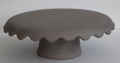 Hand Built Cake Stand, Clay Cake Stand Diy, Ceramic Cake Plate Stand, Ceramic Cake Stand Pottery, Pottery Cake Stand Handmade, Ceramics Cake Stand, Pottery Cake Plate, Ceramic Cake Plate, Clay Cake Stand