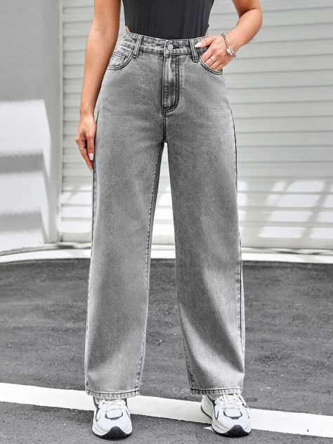 Gris  Collar  Mezclilla Liso Pierna recta Embellished No-Elástico Grey Straight Leg Jeans Outfit, Grey Jeans Outfit Women, How To Style Grey Jeans, Outfit Jean Gris, Light Grey Jeans Outfit, Gray Jeans Outfit, Mommy Jeans, Jeans Gris, Grey Jeans Outfit