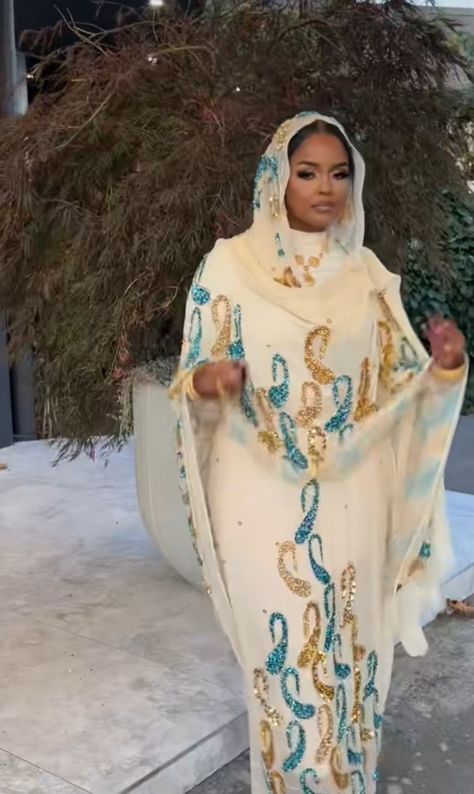 Sudanese Clothing, Somali Clothing, Nigerian Dress, Quick Fashion, African Bride, Nikkah Dress, African Traditional Wedding, Modern Hijab Fashion, Classic Style Outfits