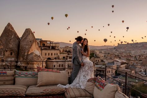 Hot Air Balloon Wedding Theme, Hot Air Balloon Wedding, Wedding Shooting, Wedding Photography Business, Kusadasi, Girl Background, Photography Workshop, Domestic Flights, Babymoon