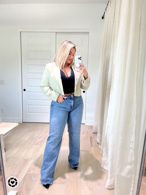 Cropped blazer , blazer style , blazers, midsize , midsize outfits , wide leg jeans , how to style, how to style wide leg jeans, express, how to style cropped blazer, blazer outfits , curvy , shaynaslife , shayna moretti , lace cami Cropped Blazer Outfit, How To Style Wide Leg Jeans, Jeans And Sneakers Outfit, Style Wide Leg Jeans, Midsize Outfits, Crop Blazer, Lace Cami, Cropped Blazer, Blazer With Jeans