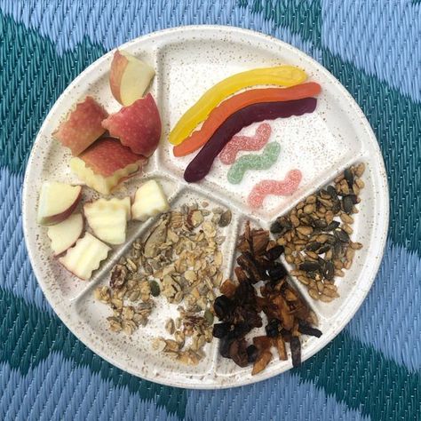 Pretend to Eat Like a Bird - A Fun Picnic Idea Edible Bugs, Bug Snacks, Dried Fruit Mix, Snack Platter, Kitchen Skills, Fruit Mixes, Tasting Party, Roast Pumpkin, Small Snacks