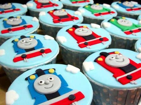 Thomas Cupcakes, Thomas And Friends Cake, Train Birthday Party Ideas, Adorable Cupcakes, Thomas Cake, Childrens Cupcakes, Train Cupcakes, Thomas Party, Train Cookies