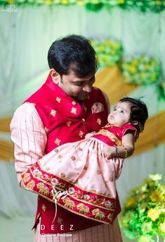 Naming Ceremony Outfit Indian, Cradle Ceremony Photoshoot Ideas, Namakaranam Photos, Barasala Photos, Family Dress Combination Indian, Traditional Baby Dresses, Father And His Daughter, Family Dress, Mom And Baby Outfits