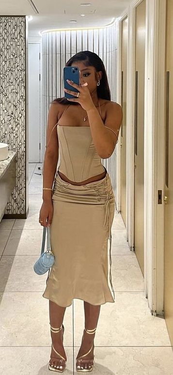 Brown And White Birthday Outfit, 2 Piece Dinner Outfit, 18th Birthday Two Piece Outfit, Two Piece Birthday Outfits Baddie, Baddie Dinner Outfits Classy, Dinner Holiday Outfit, Two Piece Birthday Outfits Black Women, Prada Two Piece Set, Birthday Sets Outfit