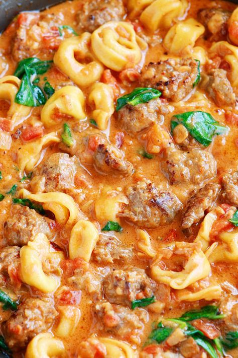 Italian Sausage Tortellini, Sausage Tortellini, Tortellini Recipes, Goulash, Rigatoni, Linguine, Sausage Recipes, Italian Dishes, Italian Sausage