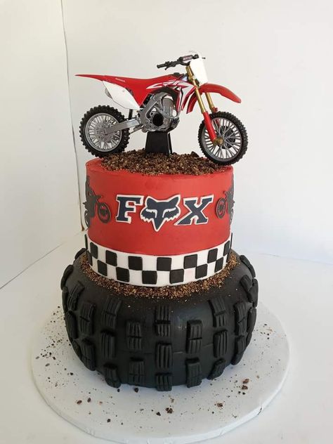 Motocross Birthday Party Cake, Cake Moto, Motorcross Cake Ideas, Motor Cross Birthday Cake, Cakes With Motorcycles, Motocross Cake, Motocross Birthday Party, Motorcycle Birthday Cakes, Motorcycle Birthday Parties