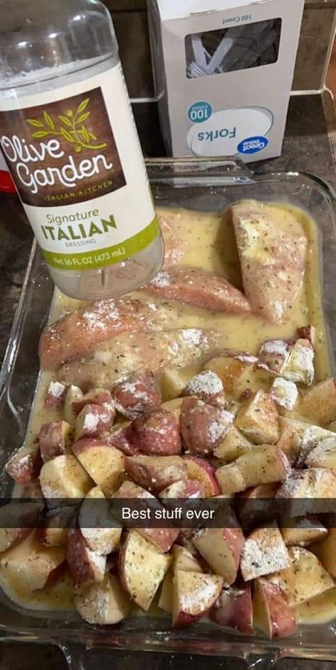 Olive Garden Dressing Chicken, Olive Garden Italian Dressing Chicken, Olive Garden Dressing, Olive Garden Italian Dressing, Italian Dressing Chicken, Garden Italian, Wife Duties, Budget Dinner, Dry Ranch Dressing Mix