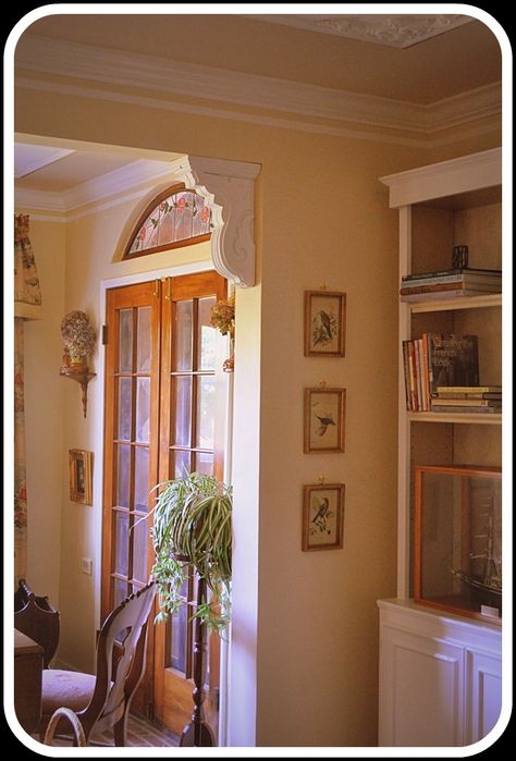 La Vie Quotidienne: The Final Flourish ~ Corbels Corbels In Doorway, Corbels Ideas Doorway, Entry Arch, Hallway Door, House Remodeling, Sutton Place, Door Frames, China Doll, Wood Corbels