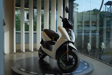 2022 Ather 450X Gen 3 electric scooter Ather 450x Bike, Scooter Price, Electric Scooter Design, Scooter Design, Bike News, Tire Pressure Monitoring System, Big Battery, Seat Storage, New Tyres