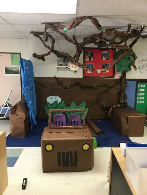 Wild Animals Theme Table Preschool, Safari Dramatic Play Preschool, Jungle Theme Dramatic Play Preschool, Wild Animals Dramatic Play Preschool, Jungle Dramatic Play Preschool, Amazing Animals Theme Toddlers Classroom, Safari Library Theme, Jungle Classroom Door Safari Theme, Safari Theme Book Fair