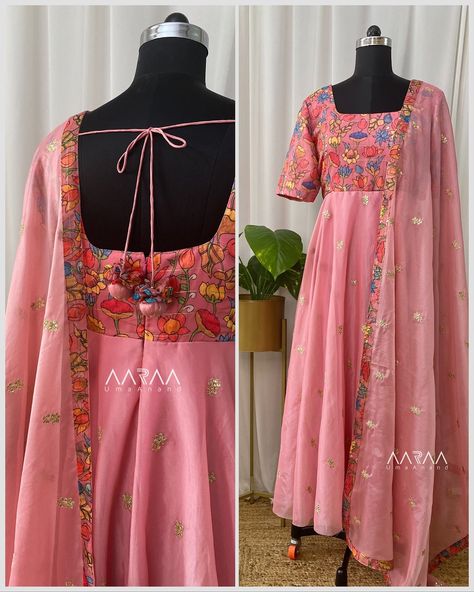 Organza kalamkari Anarkali with embroidered full flare n dupatta in organza . Back neck adorned with our signature handmade tassels. For orders, kindly whatsapp 9994467340/ Inbox. #anarkali #kalamkari #designeranarkali #designerboutique #aarraabyumaanand #coimbatoreboutique #chennaishopping #coimbatoreshopping #hyderabadfashion #hyderabadshopping #organza #tassels [ anarkali, kalamkari anarkali, kalamkari, designer anarkali ] Anarkali Stitching Ideas, Kalamkari Anarkali, Kalamkari Dress, Kalamkari Dresses, Birthday Outfit Ideas, Long Gown Design, Anarkali Dresses, Anarkali Dress Pattern, Stitching Ideas