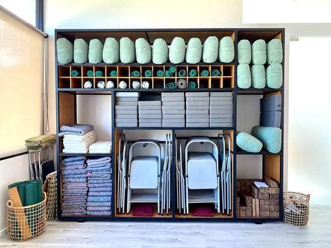 Yoga Storage Ideas, Yoga Prop Storage, Spa Room Design, Workout Corner, Yoga Studio Interior, Yoga Storage, Prop Storage, Yoga Garden, Props Storage