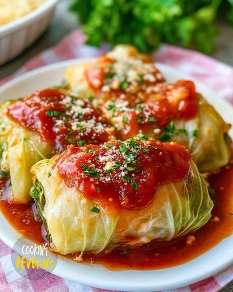 Stuffed Cabbage Rolls Cabbage Roll Sauce, German Cabbage Rolls, Dinner Grown, Easy Stuffed Cabbage, Cabbage Casserole Recipes, Stuffed Cabbage Rolls, Cabbage Head, Condensed Tomato Soup, Cabbage Rolls Recipe