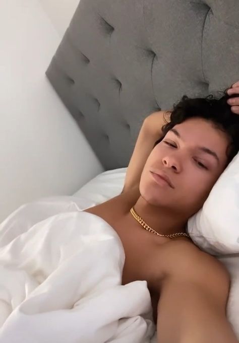 Omar Love, Omar Rudberg, Leo Valdez, Young Royals, Royal Baby, Film Aesthetic, Ig Story, Serie Tv, Celebrity Crush