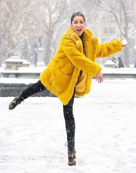 Snow Play, Nice Pictures, Fake Fur, Fur Fashion, Fur Coats, Winter Colors, Season Colors, Color Combo, Faux Fur Coat