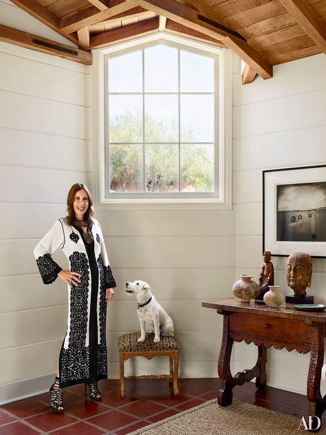 Colonial Interior Design, Leather Top Desk, Madeline Stuart, Santa Barbara Style, Hacienda Style, Spanish House, Spanish Colonial, Al Fresco Dining, Spanish Style