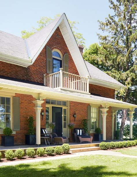 Victorian Farmhouse Exterior, Victorian Farmhouse Plans, Gothic Revival Cottage, Gothic Chair, Canadian House, Rustic Farm Table, Farmhouse Exterior Design, Victorian Farmhouse, Side Porch