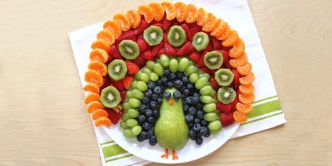 Embedded image Gogo Squeez, Decorações Com Comidas, Fruit Arrangements, Fruit Decorations, Makanan Diet, Easy Food Art, Veggie Tray, Fruit Platter, Fun Kids Food