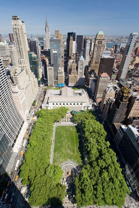 Park Grill, New York Bucket List, Lawn Design, Autumn In New York, Visiting Nyc, Bryant Park, American Road Trip, New York Life, City Design